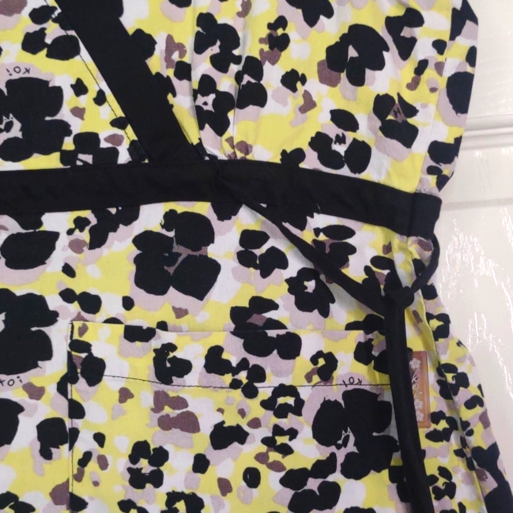 Koi scrub top - Picture 6 of 8
